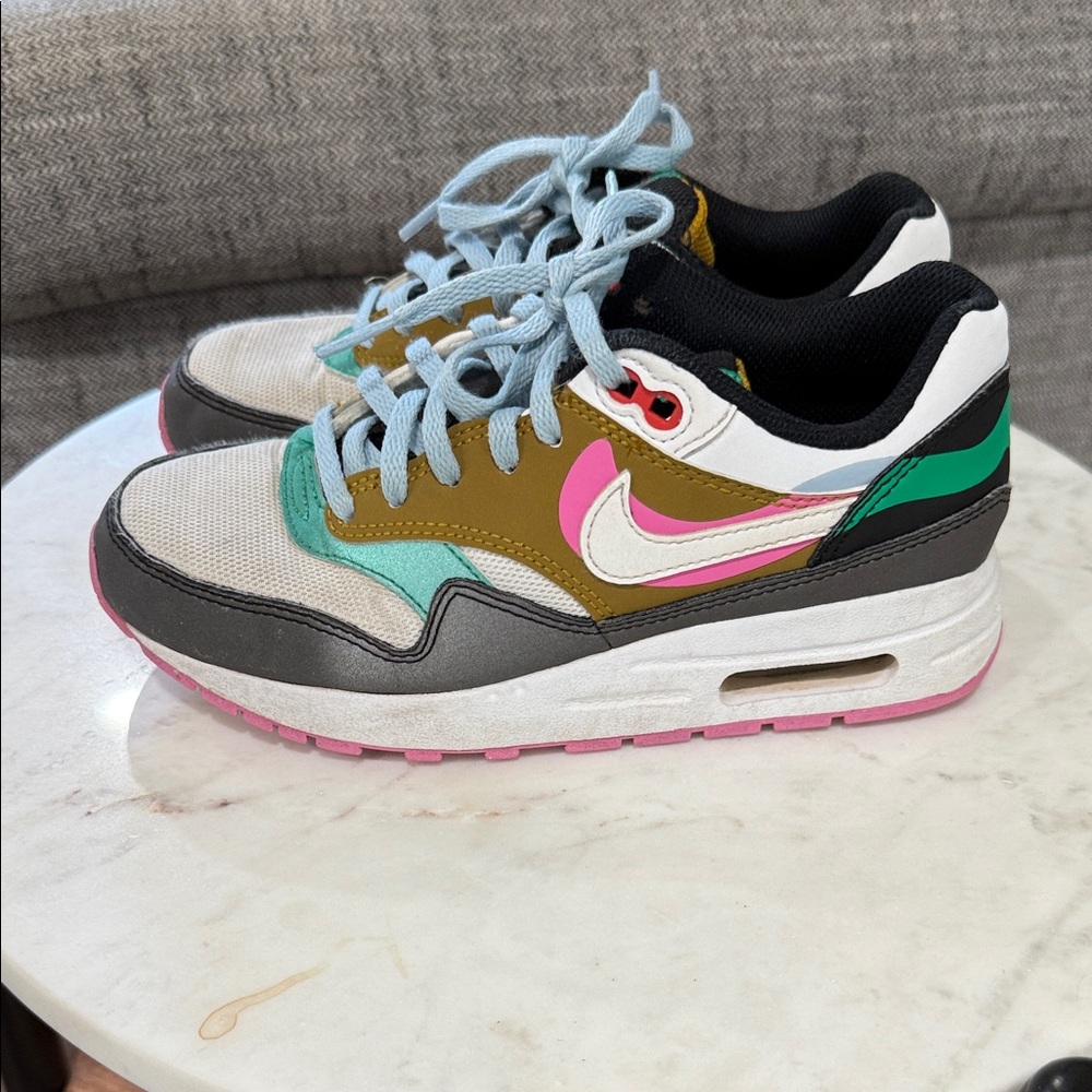 Girls Nike Air Max 1 SE, size 3Y